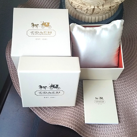 coach watch box